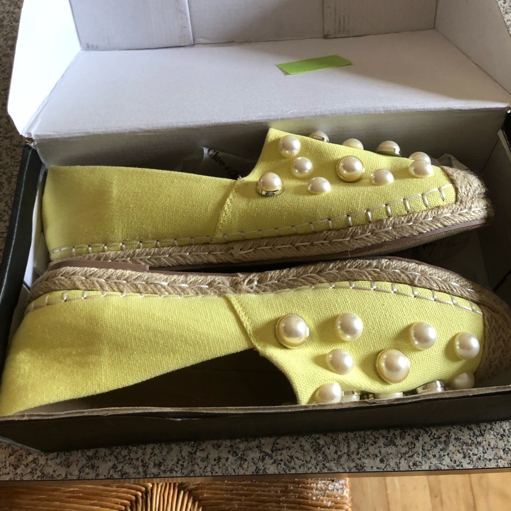 GORGEOUS yellow Pearl shoes NEW